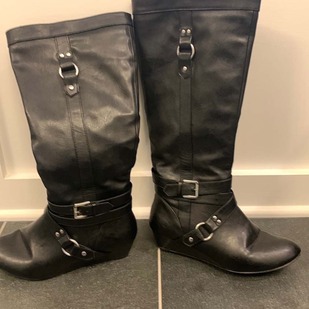 Black boots